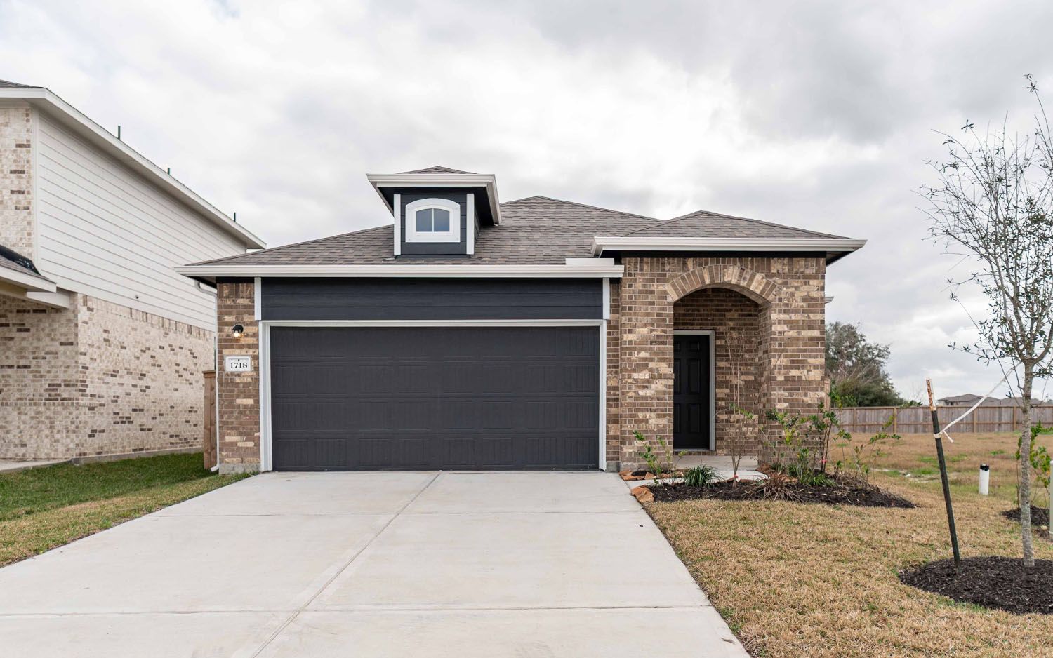 1718 Windrose Bend